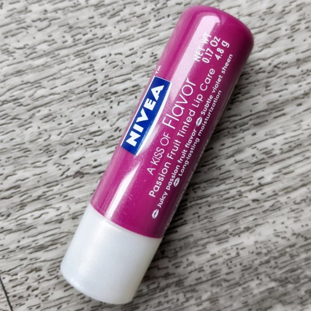 RARE Nivea A Kiss of Flavor Passionfruit SPF 4